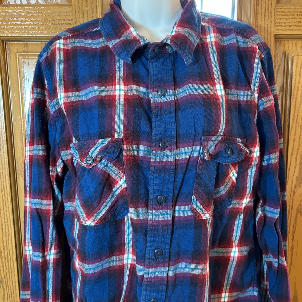 💚3/$25 Arizona Jean Company Blue and Red Checkered Shirt large